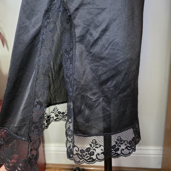 Vintage Mel Lin Half Slip Lace Hem Black Nylon Size Medium - Picture 3 of 10
